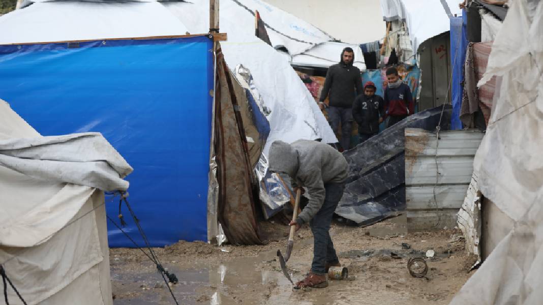 Gazze'deki çadır kamplarını vuran yağış felaketi 5